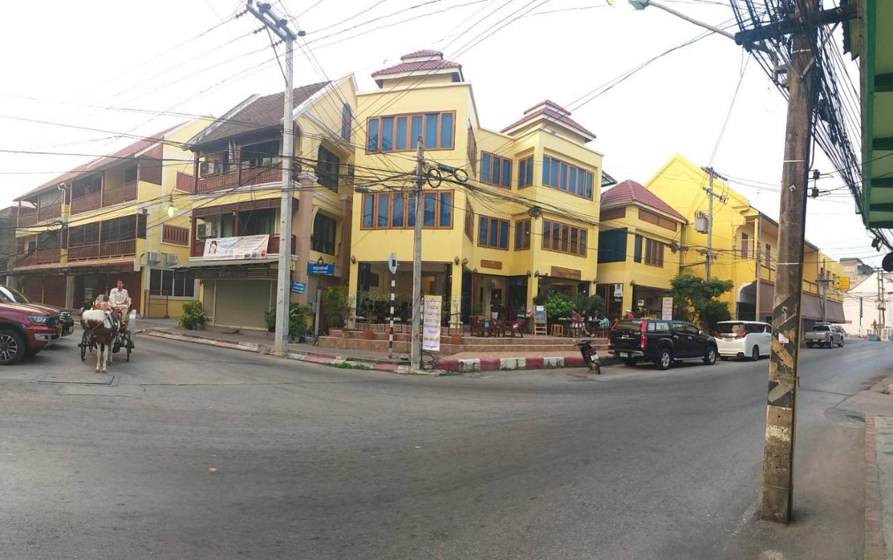 Ban Mae Boonthong Hotel Lampang Exterior photo